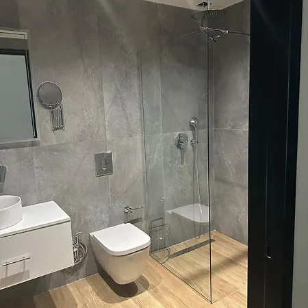 Aristos Complex -studios For 2