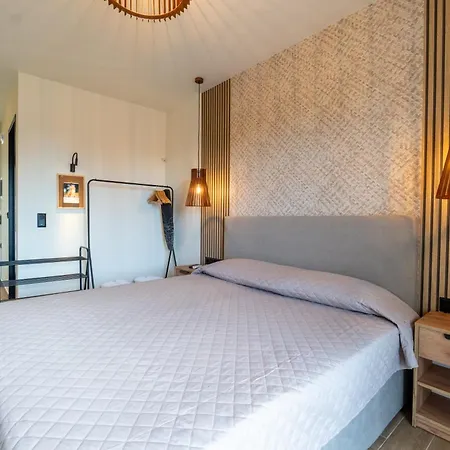 아파트 Aristos Complex -studios For 2 팔레오카스트리차